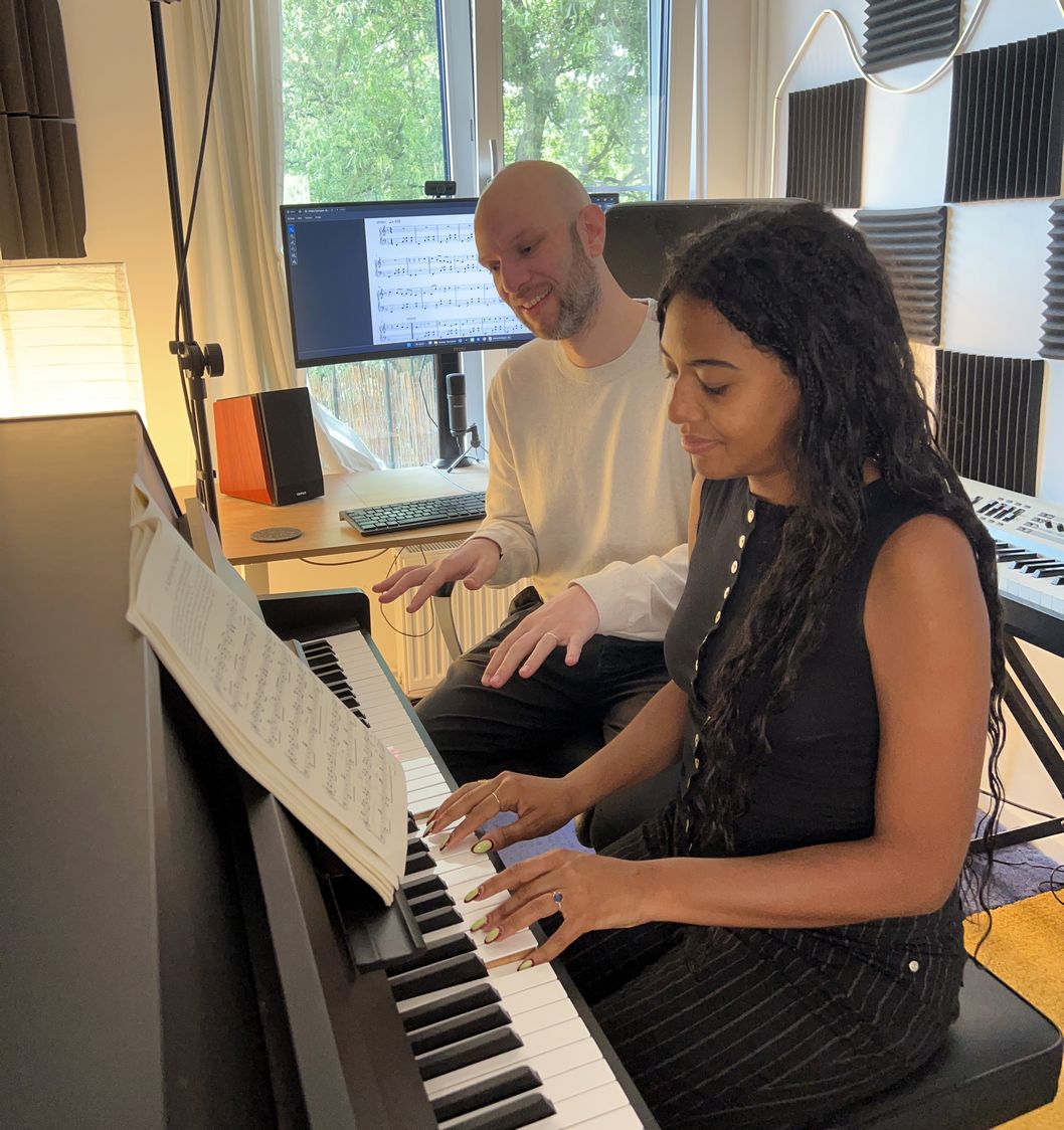 Floris Boere giving a private piano lesson in his studio in Rotterdam